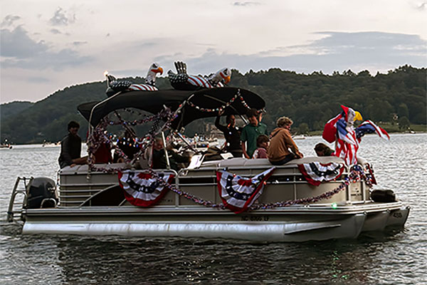 FLG_BoatParade2026_Where_600x400.jpg